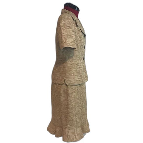 Le Suit Skirt Suit Women's Petite Size 6P Tan & Cream 2-Piece Set Skirt & Blazer - Picture 3 of 12